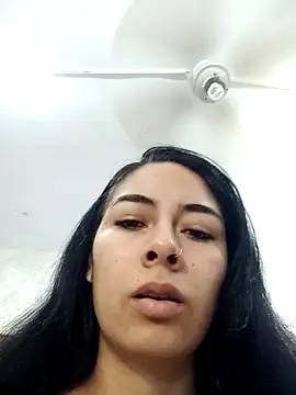 Snapshot of NicoleEsposito chatting on 04.25.26 NicoleEsposito online show from 04.25.26