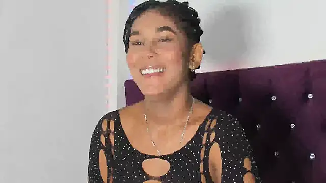 Snapshot of AlisonJaimes chatting on 11.28.25 AlisonJaimes online show from 11.28.25