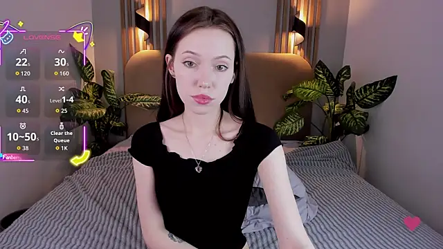 NikkiMiltons online show from 09.25.25