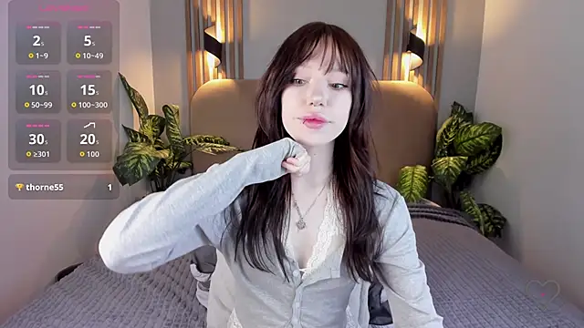 NikkiMiltons online show from 12.02.25