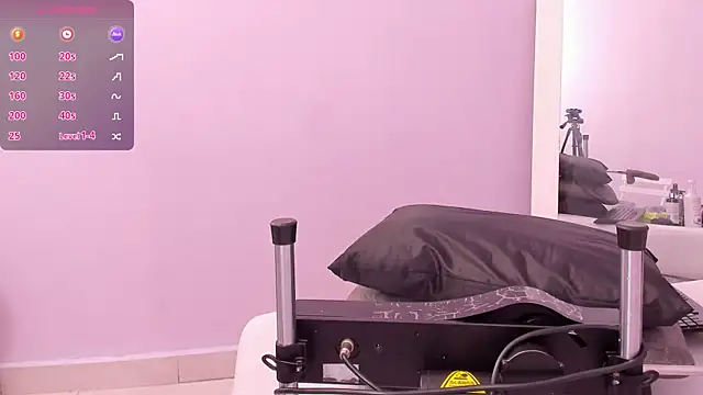 Maddyjohnsonn online show from 12.10.24