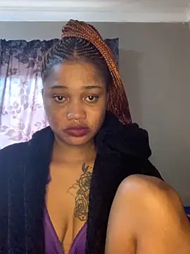 Snapshot of cardibabe chatting on 09.10.25 cardibabe online show from 09.10.25