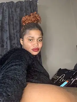 Snapshot of cardibabe chatting on 10.06.25 cardibabe online show from 10.06.25