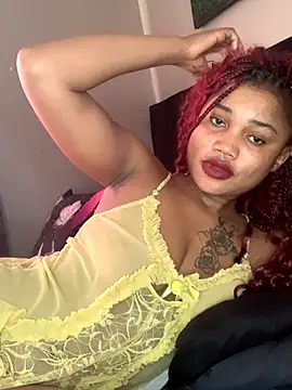 Snapshot of cardibabe chatting on 10.25.25 cardibabe online show from 10.25.25