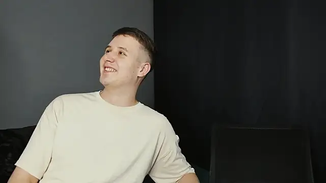 Pinku kitsune online show from 03.21.25