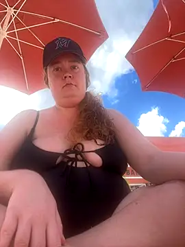 Snapshot of Sierra_bbyx chatting on 10.21.25 Sierra bbyx online show from 10.21.25