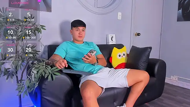 Cristopher strong online show from 09.18.25