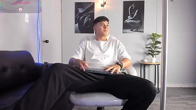 Cristopher strong online show from 03.09.26