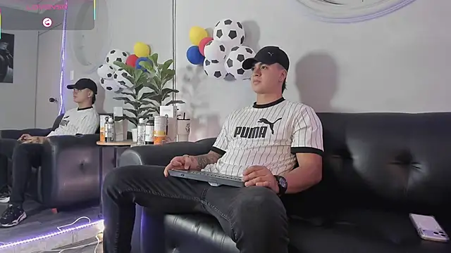 Snapshot of Cristopher_strong chatting on 06.26.26 Cristopher strong online show from 06.26.26