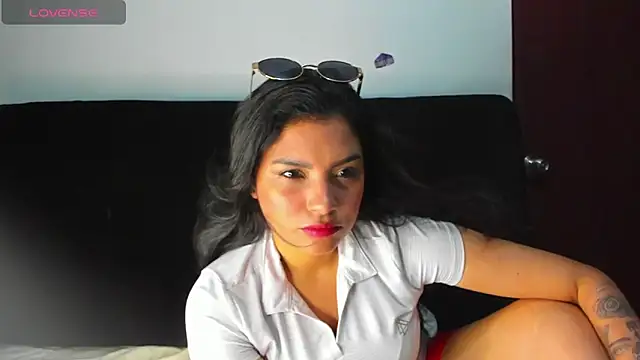 Snapshot of lolaa_staars chatting on 05.13.26 lolaa staars online show from 05.13.26