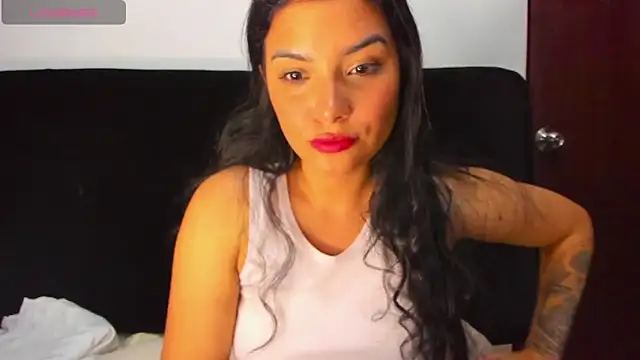 Snapshot of lolaa_staars chatting on 05.15.26 lolaa staars online show from 05.15.26