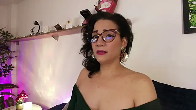 Elliee  online show from 06.03.26