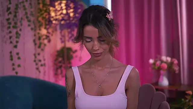 Snapshot of TheAyana chatting on 11.18.25 TheAyana online show from 11.18.25