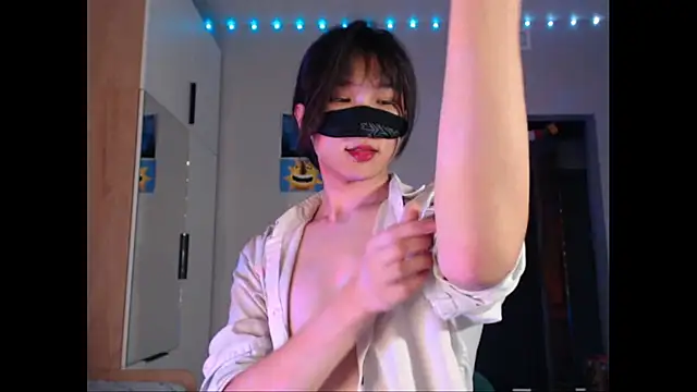 Snapshot of yukitori_2 chatting on 01.22.25 yukitori 2 online show from 01.22.25