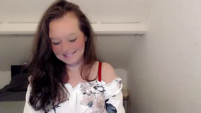 Snapshot of roxanna24 chatting on 02.27.26 roxanna24 online show from 02.27.26