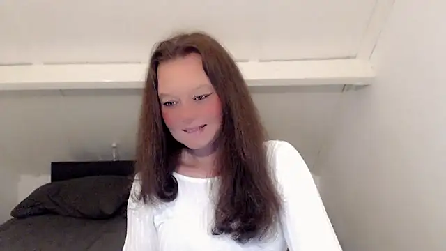 Snapshot of roxanna24 chatting on 02.28.26 roxanna24 online show from 02.28.26