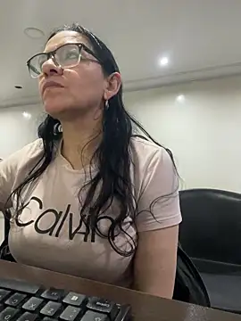 Freya Artemisa online show from 04.14.26