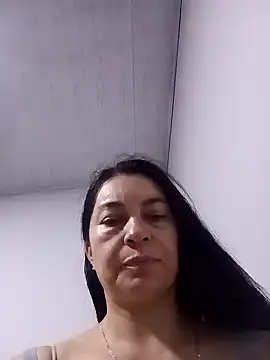 renata hot1 online show from 12.30.24