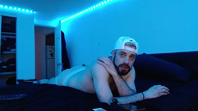 Snapshot of KaiCruzNYC chatting on 01.04.25 KaiCruzNYC online show from 01.04.25