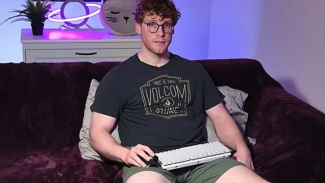 BlueEyedTallGuy94 online show from 11.18.25