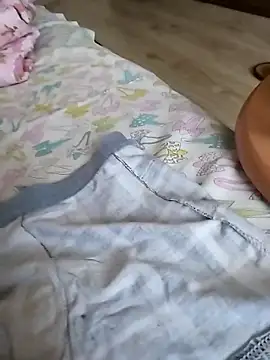 Grig1982 online show from 10.16.25