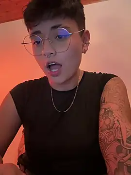 Snapshot of Ashley_Chriss chatting on 01.19.25 Ashley Chriss online show from 01.19.25