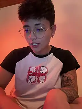 Snapshot of Ashley_Chriss chatting on 01.25.25 Ashley Chriss online show from 01.25.25