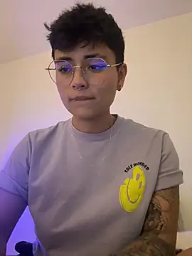 Snapshot of Ashley_Chriss chatting on 02.22.25 Ashley Chriss online show from 02.22.25