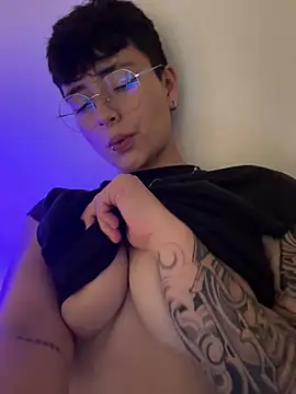 Snapshot of Ashley_Chriss chatting on 03.01.25 Ashley Chriss online show from 03.01.25