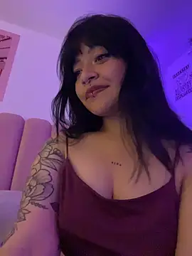 Snapshot of Ashley_Chriss chatting on 10.19.25 Ashley Chriss online show from 10.19.25