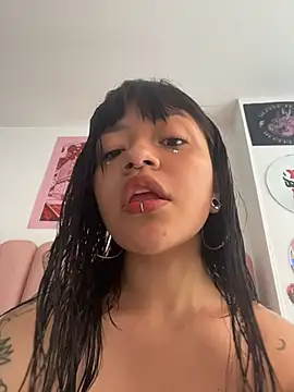 Snapshot of Ashley_Chriss chatting on 11.29.25 Ashley Chriss online show from 11.29.25