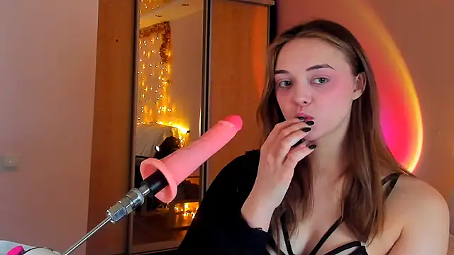 Snapshot of May_Flower chatting on 01.19.25 May Flower online show from 01.19.25