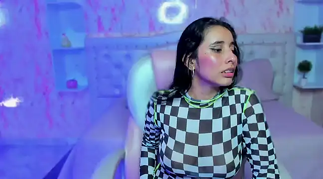 VICTORIA HOUSTON online show from 02.22.25