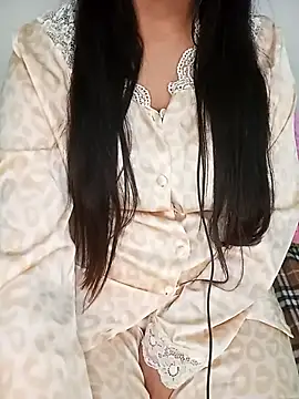 Snapshot of Liyan- chatting on 03.04.25 Liyan- online show from 03.04.25