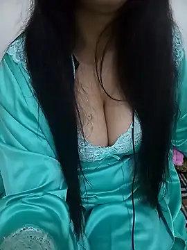 Snapshot of Liyan- chatting on 03.20.25 Liyan- online show from 03.20.25