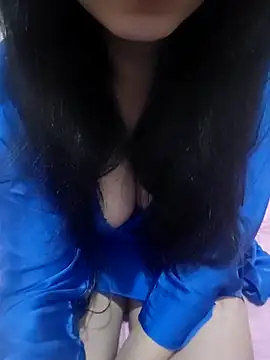 Snapshot of Liyan- chatting on 11.09.25 Liyan- online show from 11.09.25