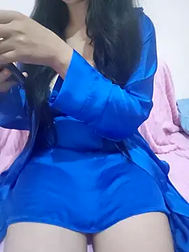 Snapshot of Liyan- chatting on 11.17.25 Liyan- online show from 11.17.25