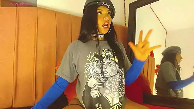 Snapshot of margiesfunnyhot303av chatting on 02.19.25 margiesfunnyhot303av online show from 02.19.25