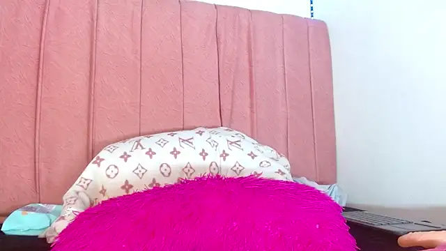 Snapshot of margiesfunnyhot303av chatting on 03.05.25 margiesfunnyhot303av online show from 03.05.25