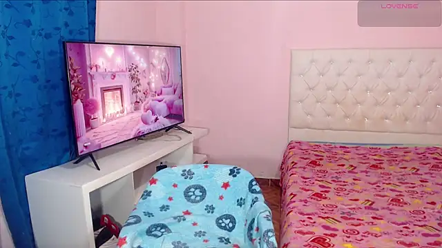 DannaDocell online show from 03.08.25