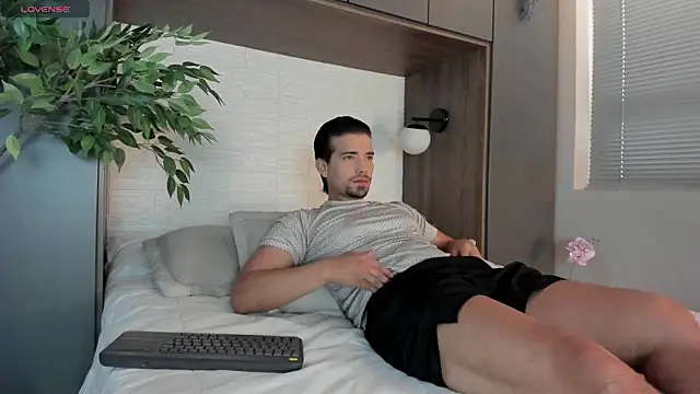 Ian Daviz online show from 02.24.25