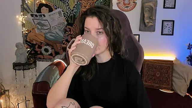 Snapshot of JackieByrd chatting on 03.21.25 JackieByrd online show from 03.21.25