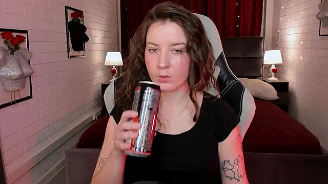 Snapshot of JackieByrd chatting on 03.22.25 JackieByrd online show from 03.22.25