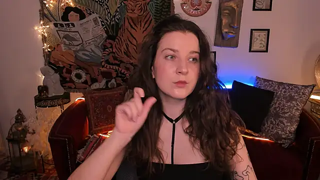 Snapshot of JackieByrd chatting on 09.15.25 JackieByrd online show from 09.15.25