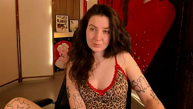 Snapshot of JackieByrd chatting on 10.15.25 JackieByrd online show from 10.15.25