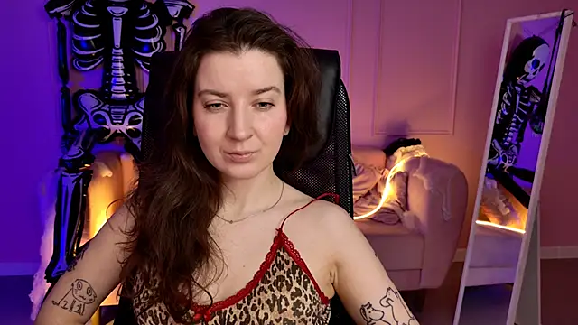 Snapshot of JackieByrd chatting on 10.23.25 JackieByrd online show from 10.23.25