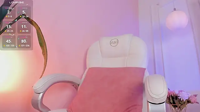 Lucy Vega online show from 11.21.25