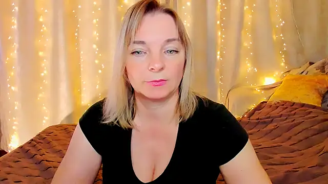 Regina  blue online show from 10.28.25