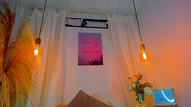 Snapshot of Natasha_hartaman chatting on 02.02.25 Natasha hartaman online show from 02.02.25