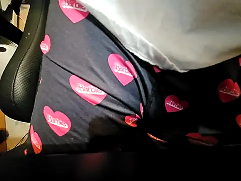hornyBee1993 online show from 02.21.25